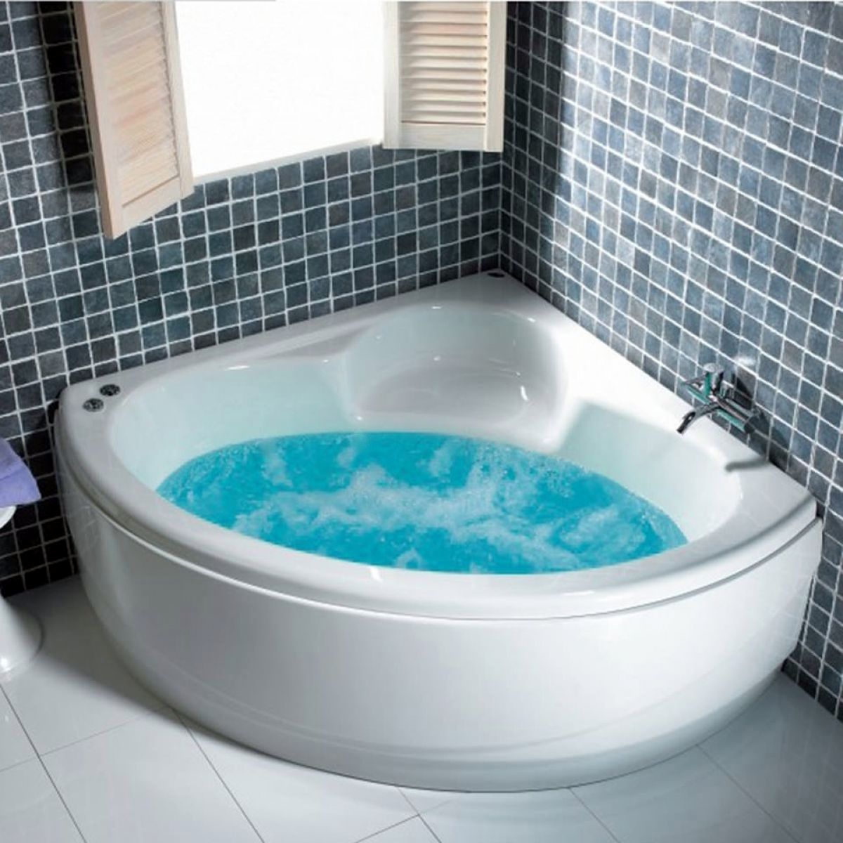 image example of a corner bath