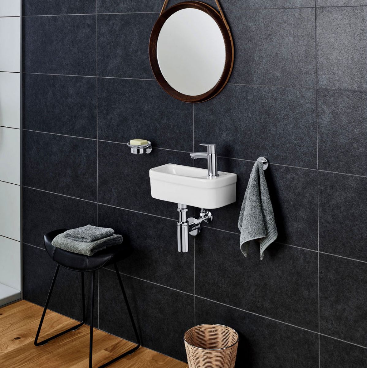 image example of a cloakroom basin