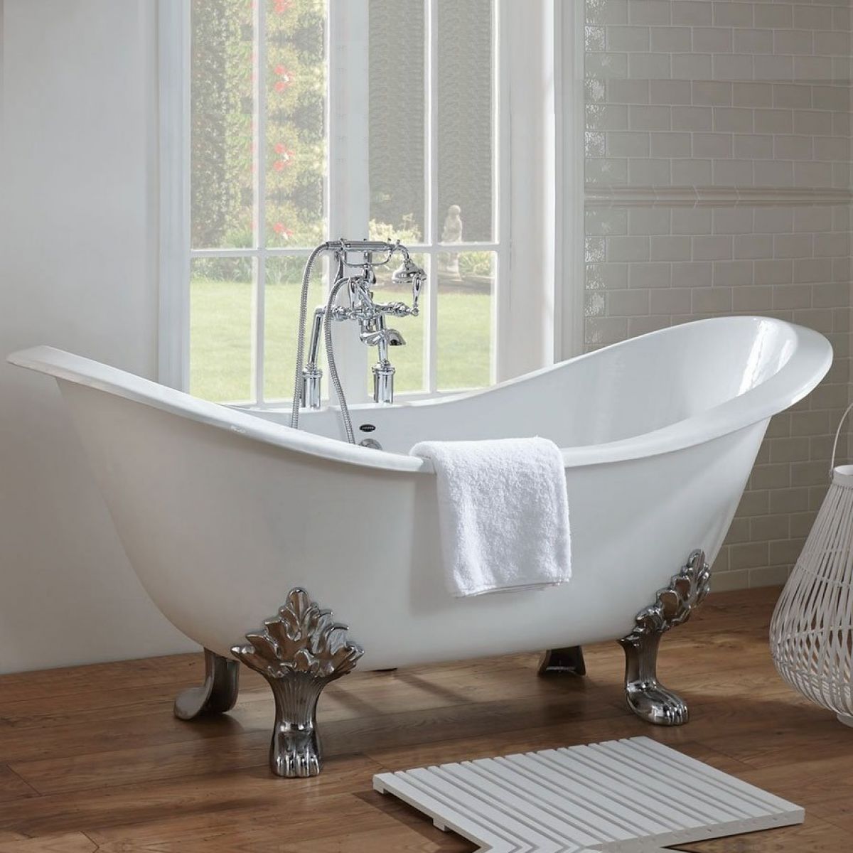 Wholesale Domestic Kensington 1550mm x 720mm Single Ended Freestanding Slipper  Bath with Chrome Tiger Feet