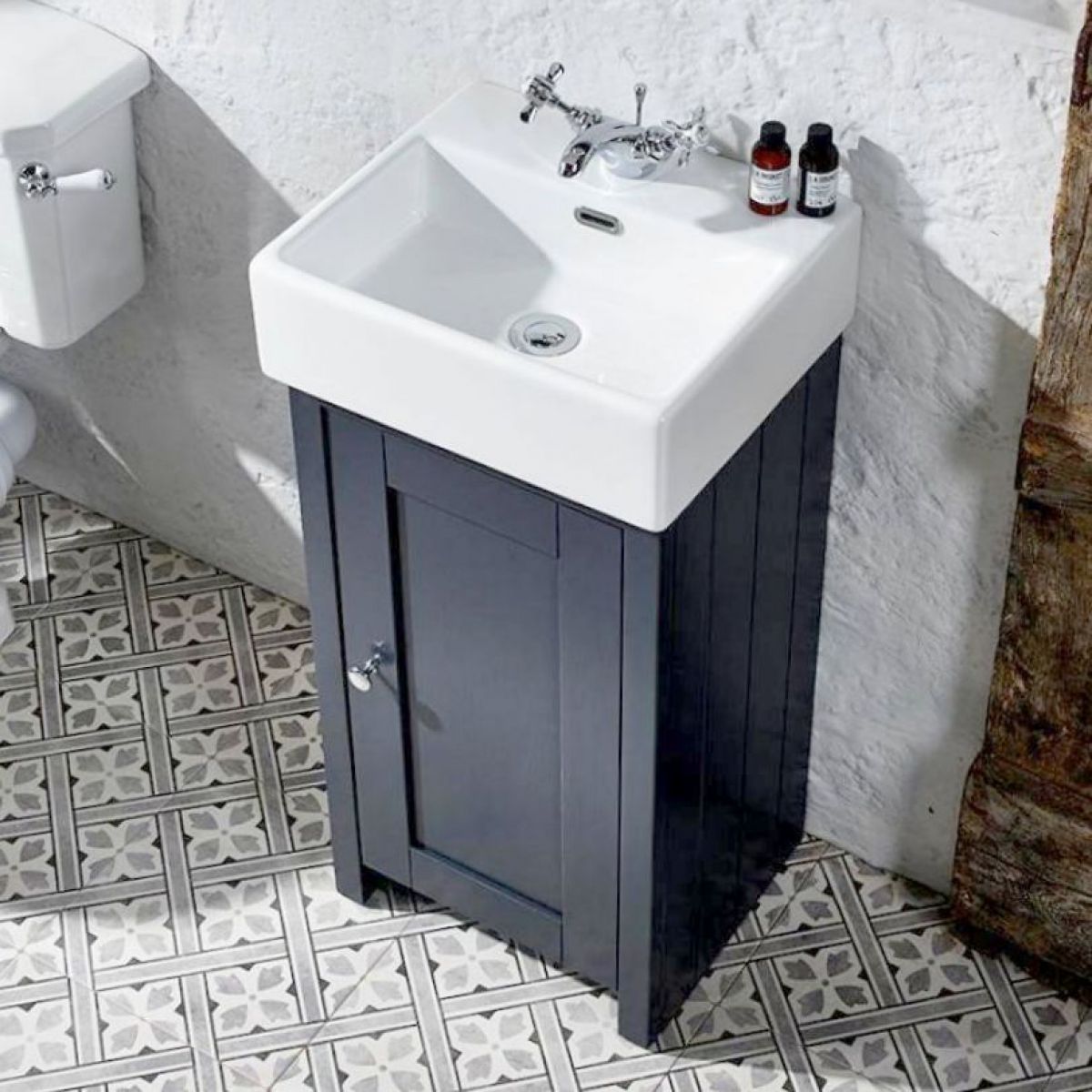 550mm Freestanding Basin Sink Vanity Unit Nes Home Farringdon Bathroom Close Coupled WC Toilet with Soft Close Seat 